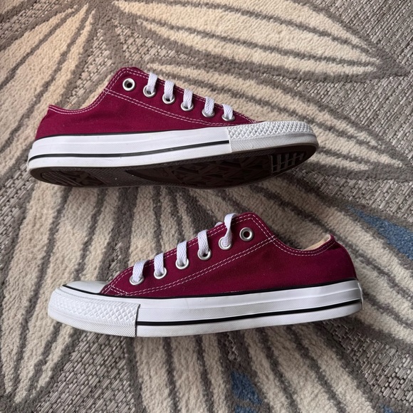 Converse Chuck Taylor All Star Canvas Unisex Low Top Shoe Maroon M5.5 W7.5 - Picture 2 of 7